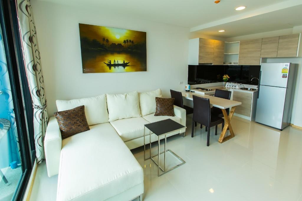 Family 2 Bed With Pool View 300 Meter From Beachroomsrooms Image 22