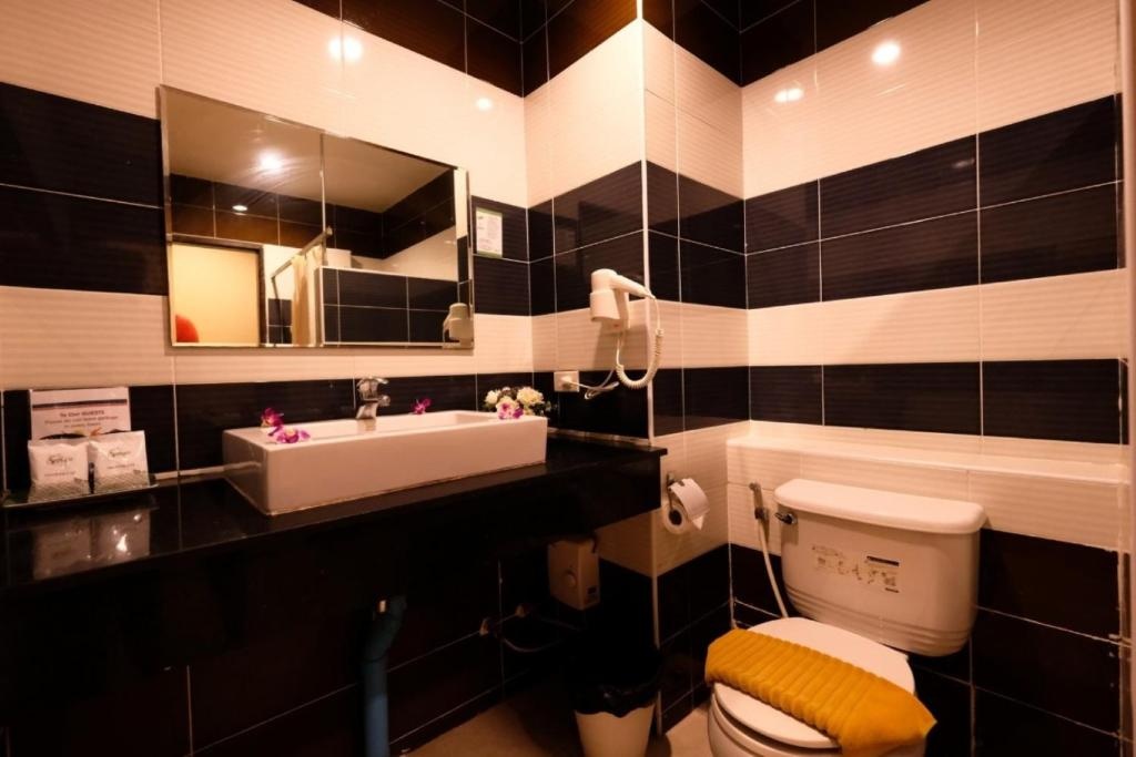Jomtien Plaza ResidencefacilitiesBathroom21