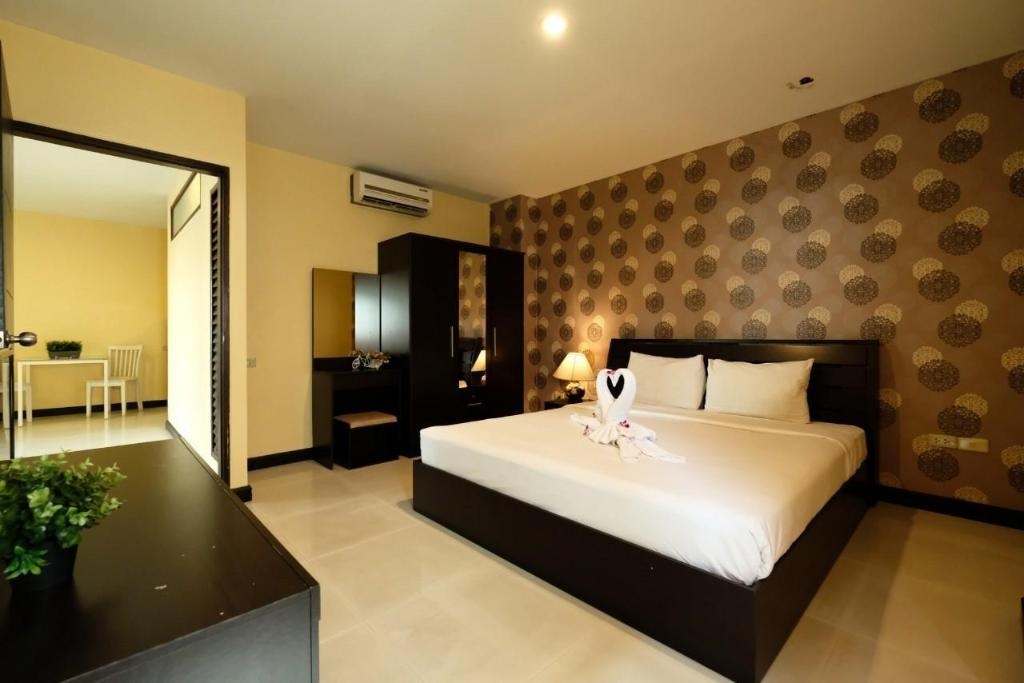 Jomtien Plaza Residencerooms2 Bedroom Family Suite Bed2
