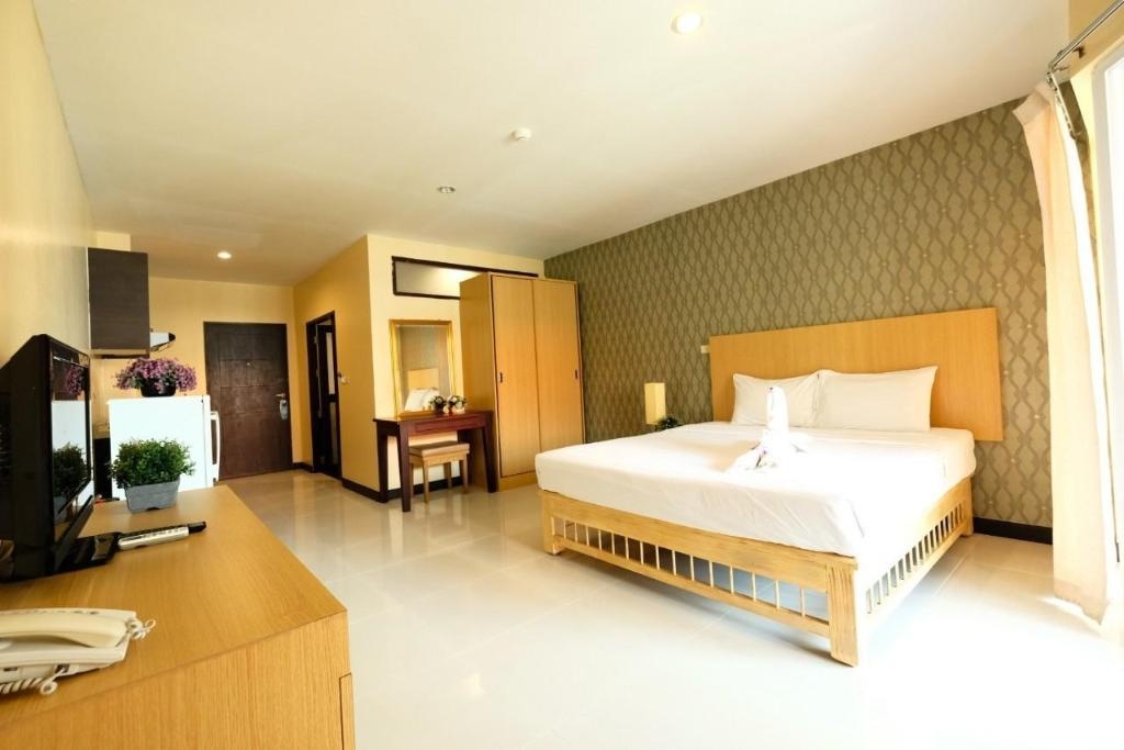 Jomtien Plaza ResidenceroomsDeluxe Bed6
