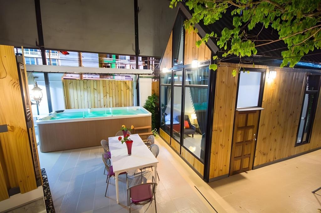 Chic Villa JomtienpropertyviewsExterior View4