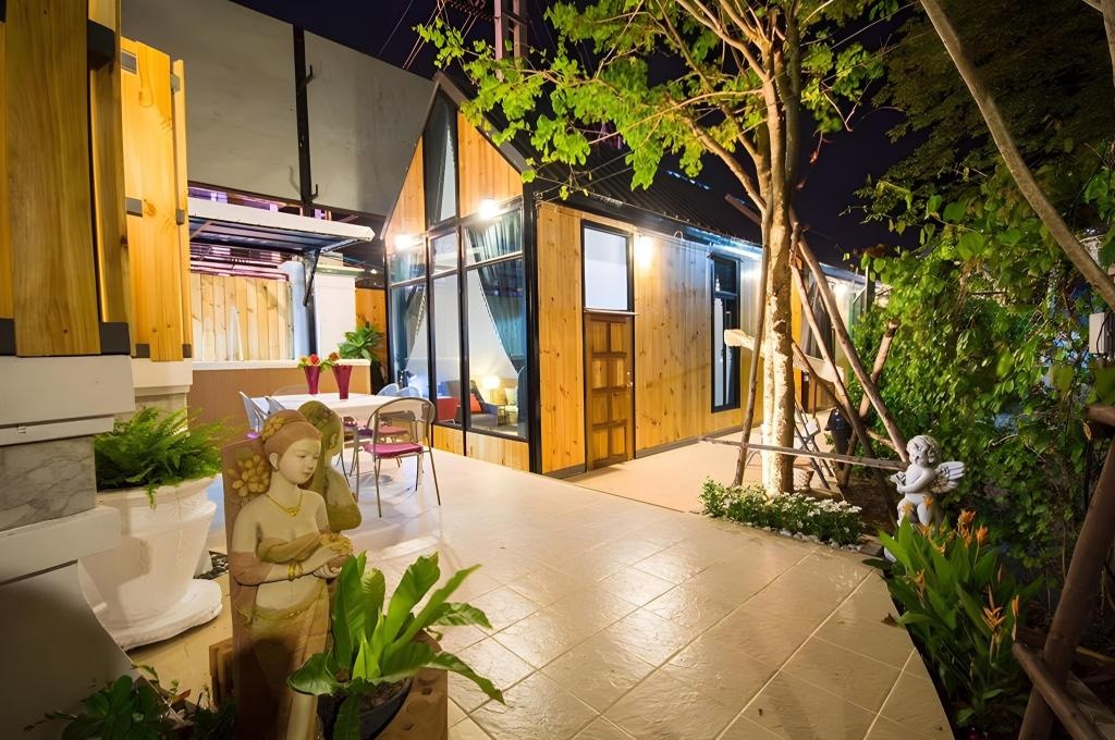 Chic Villa JomtienpropertyviewsExterior View6