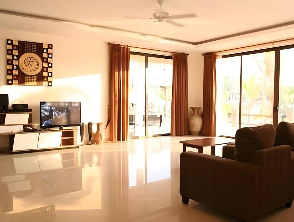 Phoenix Lakeside Pool VillapropertyviewsInterior View2