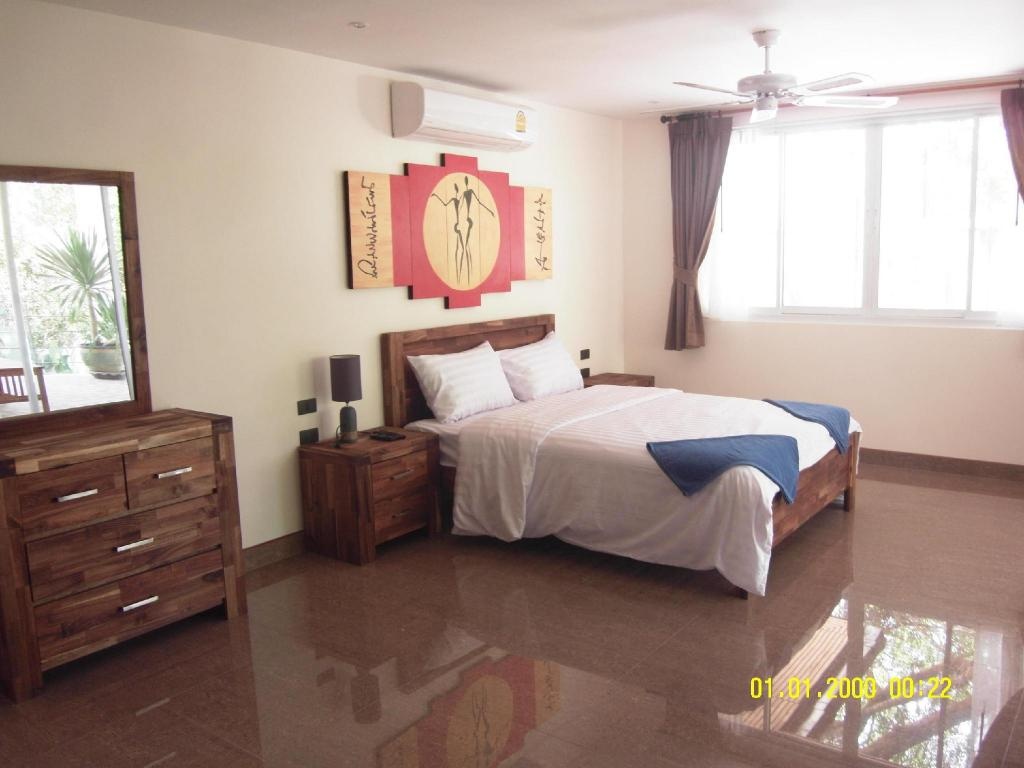 Phoenix Lakeside Pool Villarooms11 Bedroom Villa6