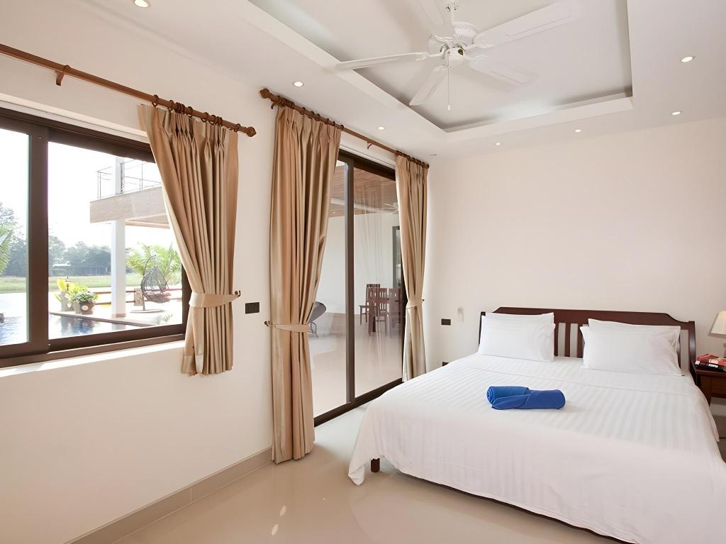 Phoenix Lakeside Pool Villarooms5 Bedroom Residence Villa With Pool2