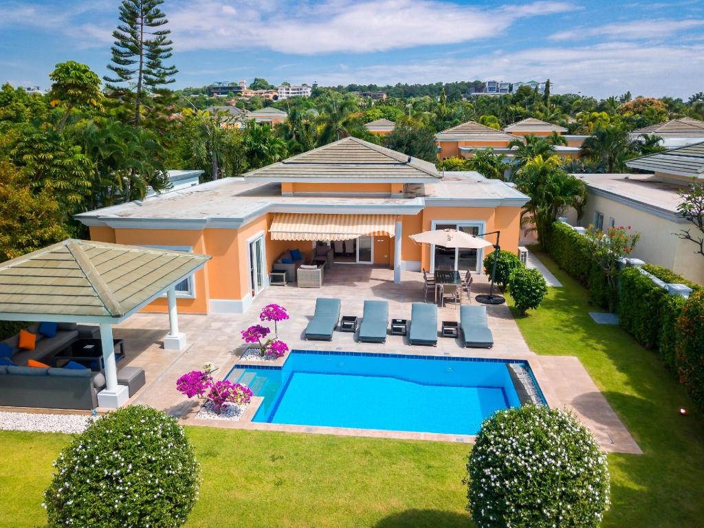 Luxury Pool Villa 604 4 BR 8 10 PersonspropertyviewsExterior View5