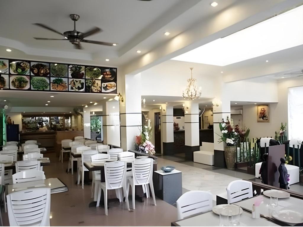 Baan SiladiningRestaurant2