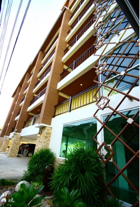 The Icon Place At Nurn Plub WanpropertyviewsEntrance4