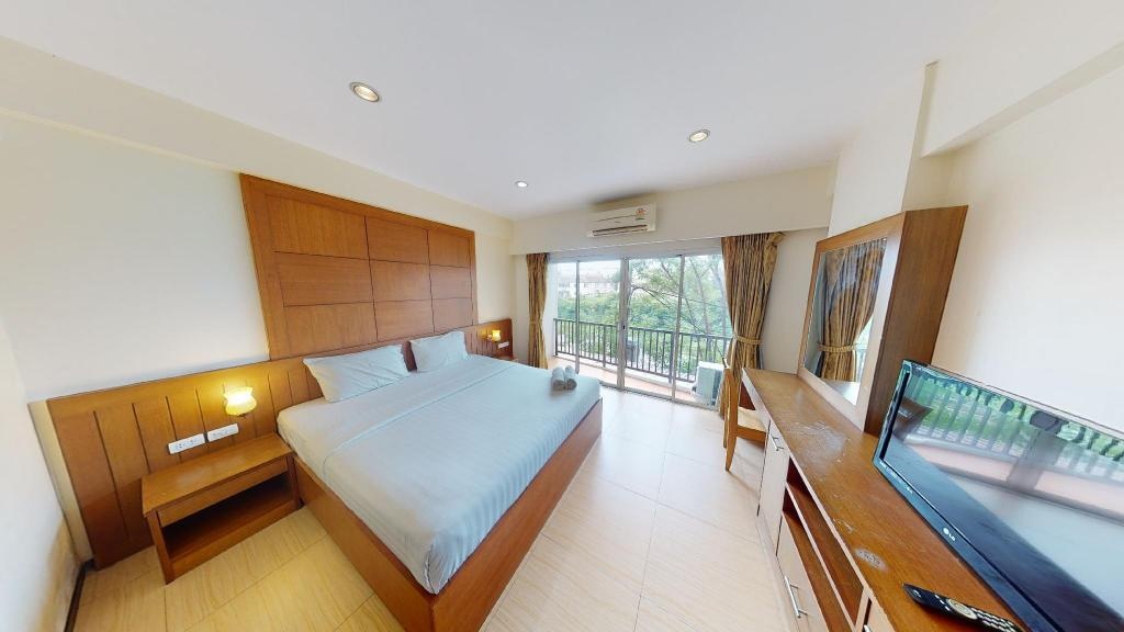 The Icon Place At Nurn Plub WanroomsDeluxe Double Bed Guestroom3