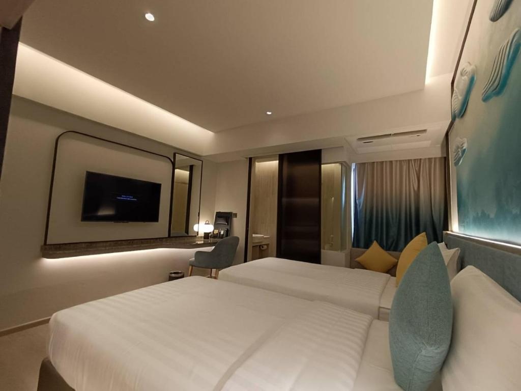 Mike Hotelroomsrooms Image 77