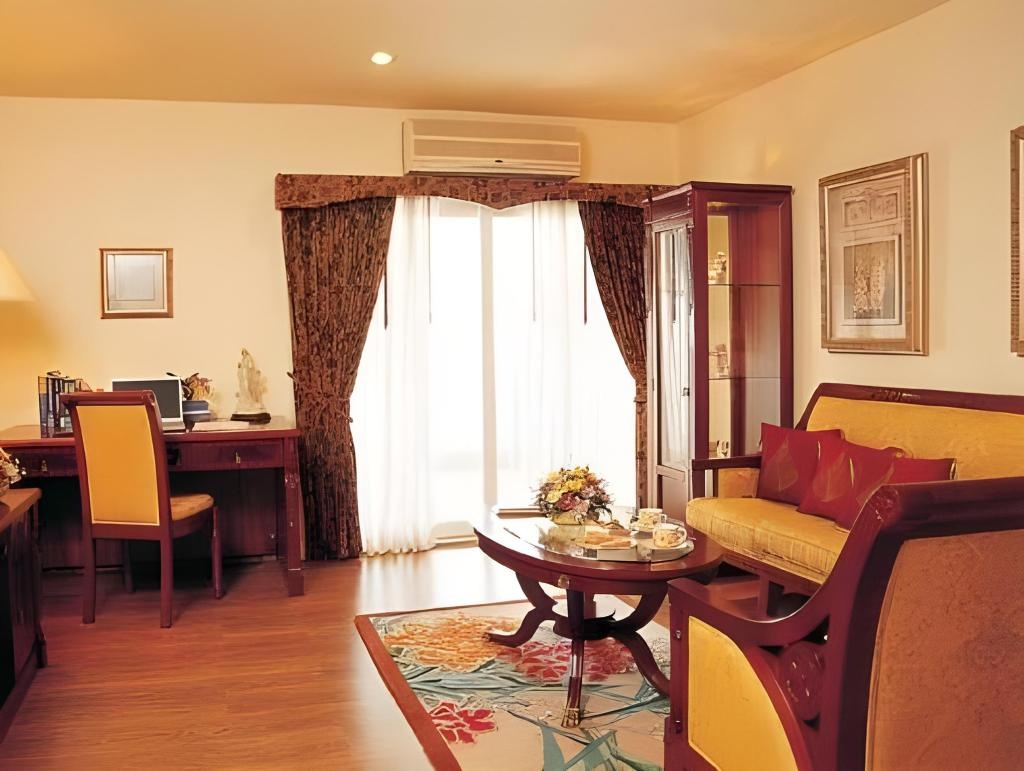 LK Pavilion Executive Serviced Apartmentrooms1 Bedroom Suite With King Bed4