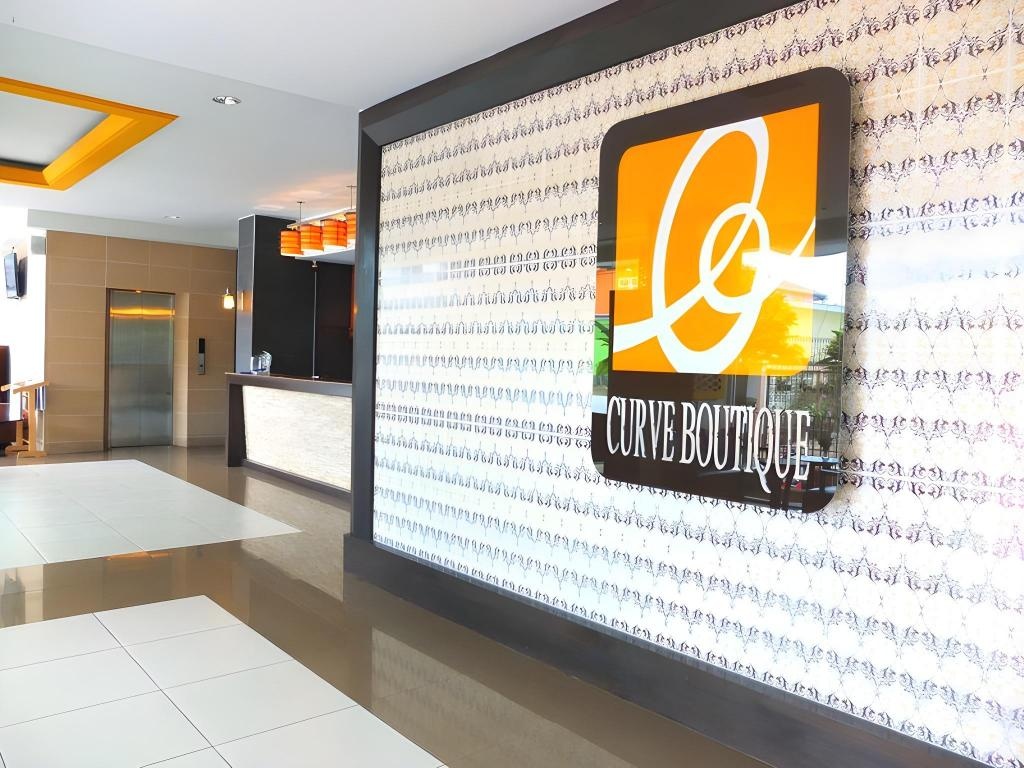 Curve Boutique HotelpropertyviewsEntrance2