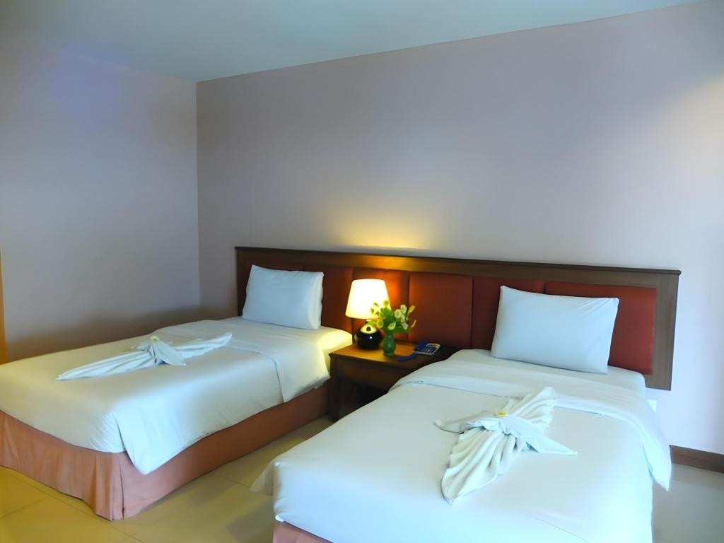 Curve Boutique HotelroomsSuperior Balcony Twin Bed5