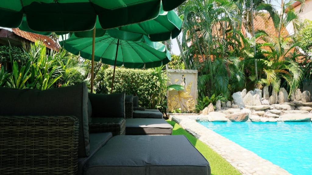 Le PrivefacilitiesSwimming Pool Outdoor3