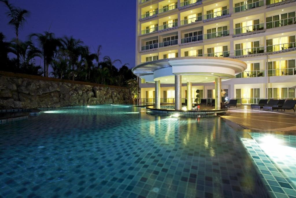 Centara Nova Hotel PattayafacilitiesSwimming Pool29