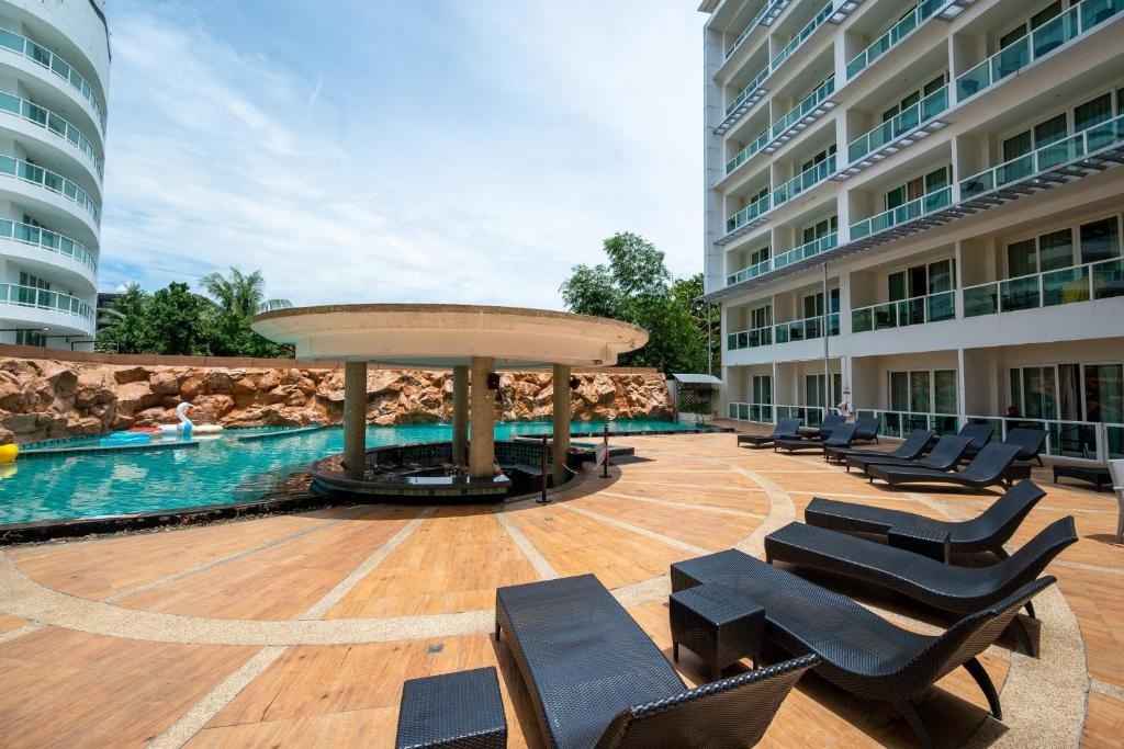 Centara Nova Hotel PattayafacilitiesSwimming Pool6
