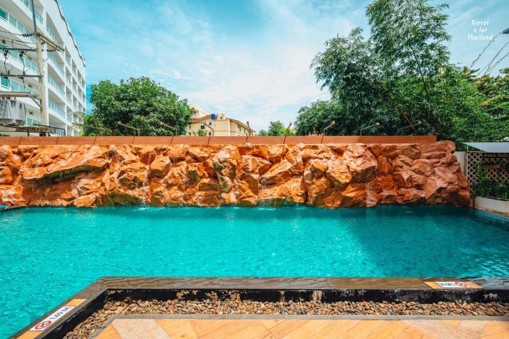 Centara Nova Hotel PattayafacilitiesSwimming Pool9