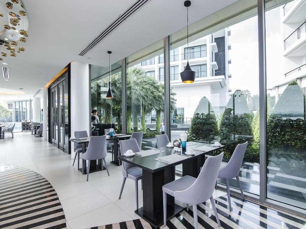 Way Hotel PattayadiningRestaurant6