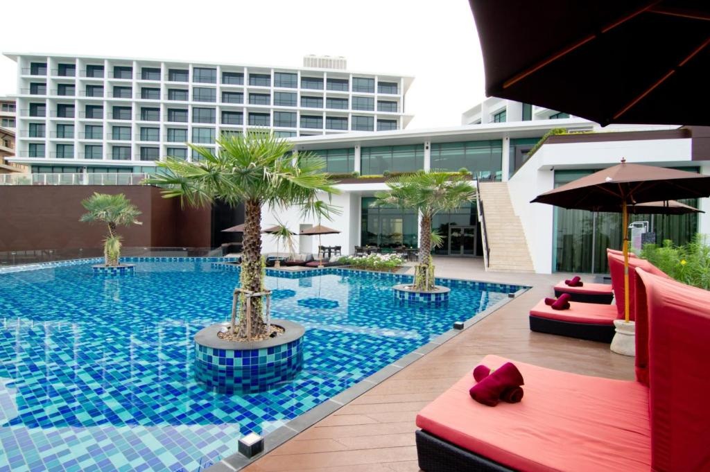 Way Hotel PattayafacilitiesSwimming Pool16