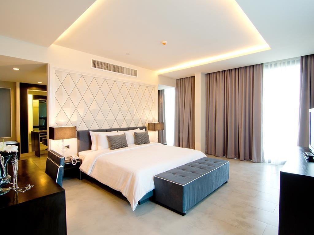 Way Hotel Pattayarooms2 Bedroom Royal Suite Ocean View Bed4