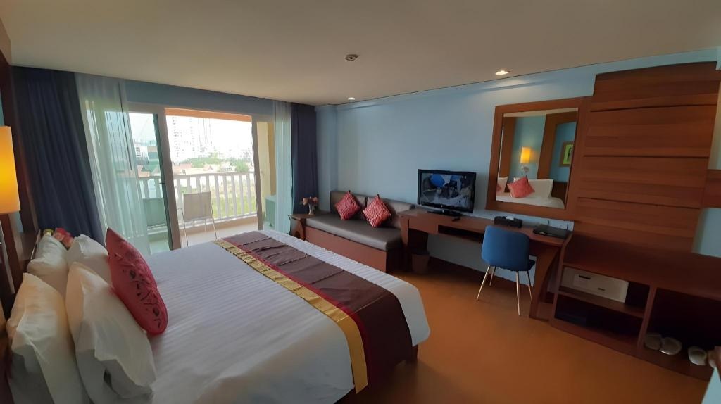 Saisawan Beach Resort Pattayaroomsrooms Image 66