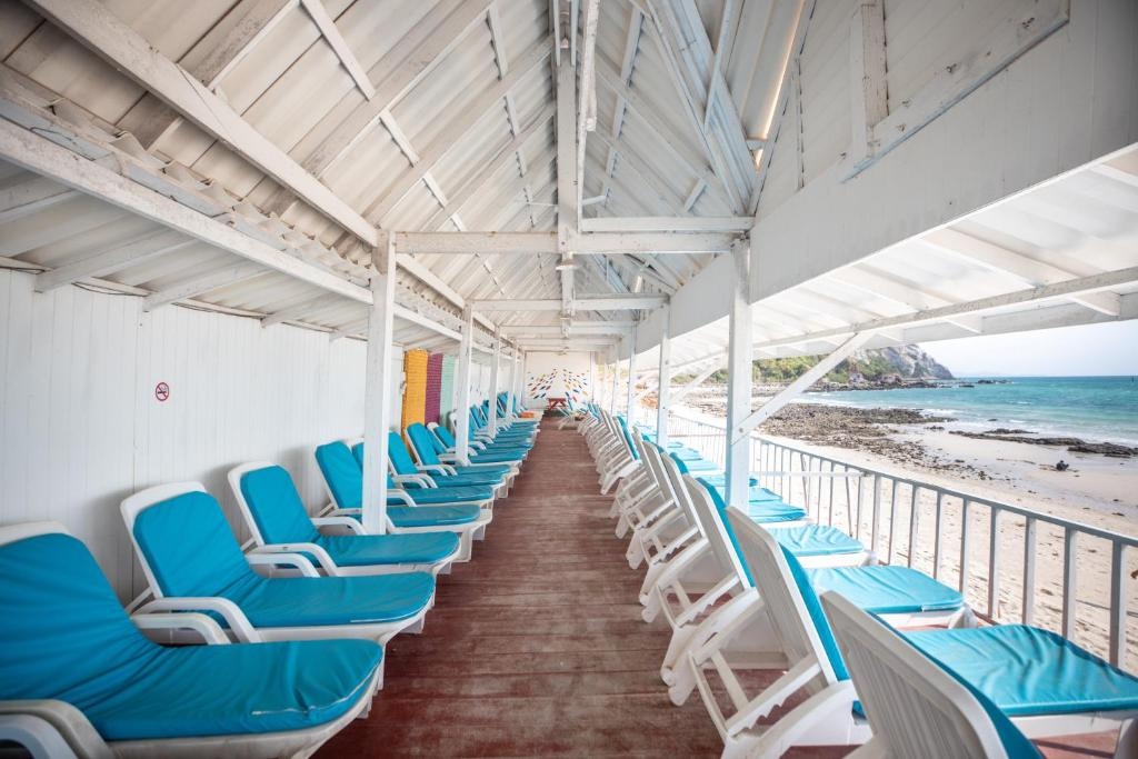 Xanadu Beach Resort Koh LanfacilitiesBalconyterrace1