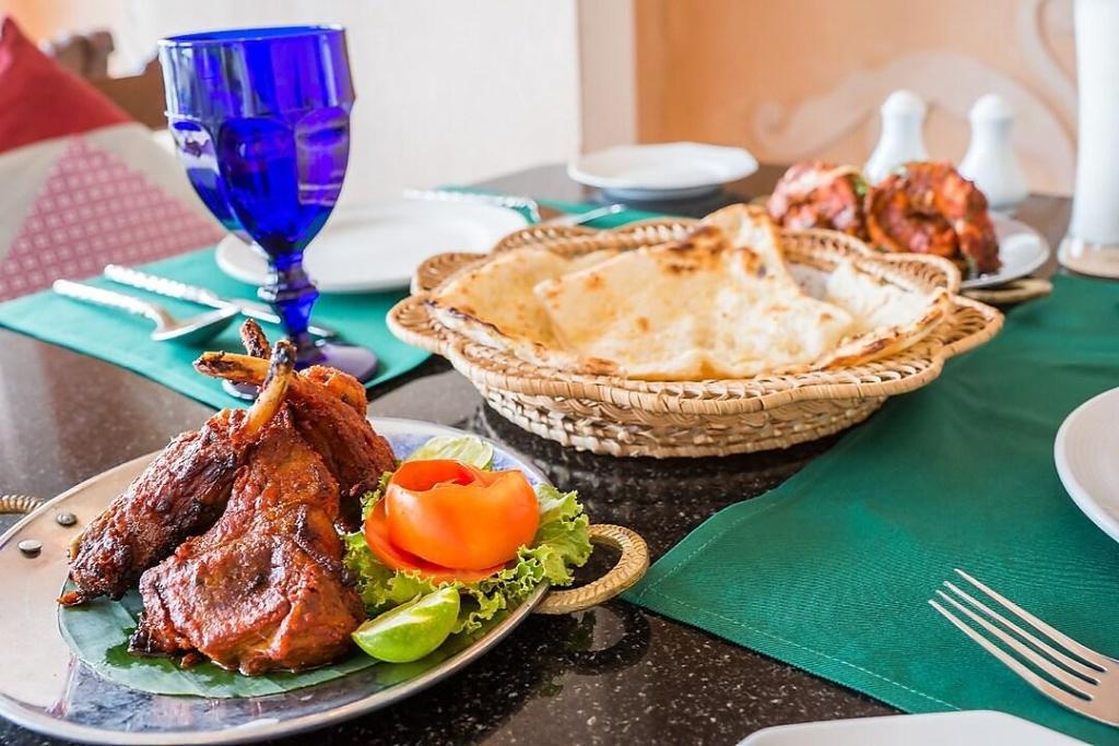Royal Wing Suites Spa Pattayadiningdining Image 1616