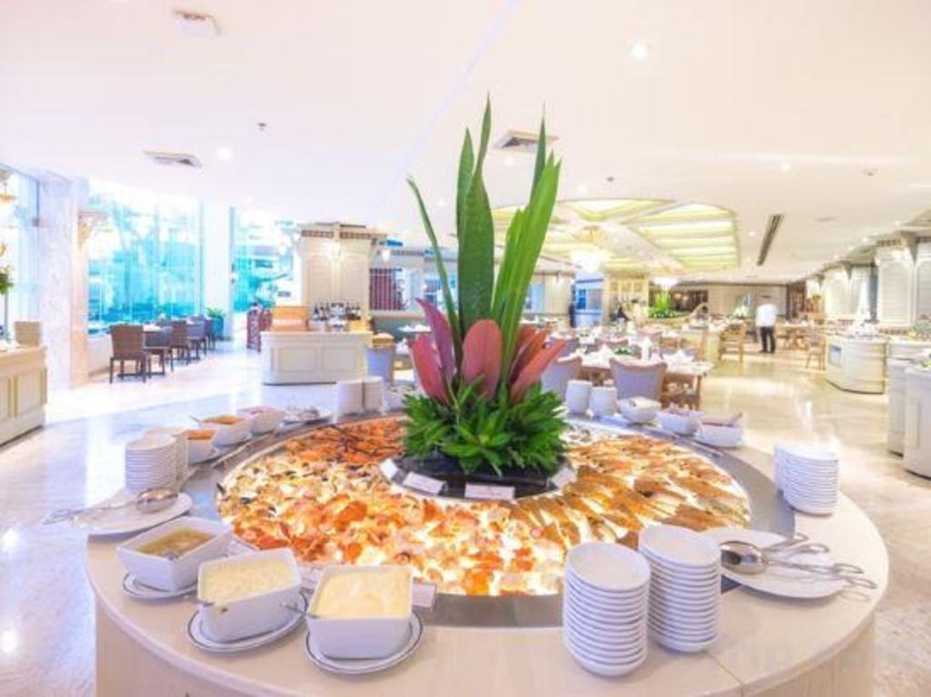 Royal Wing Suites Spa Pattayadiningdining Image 2424