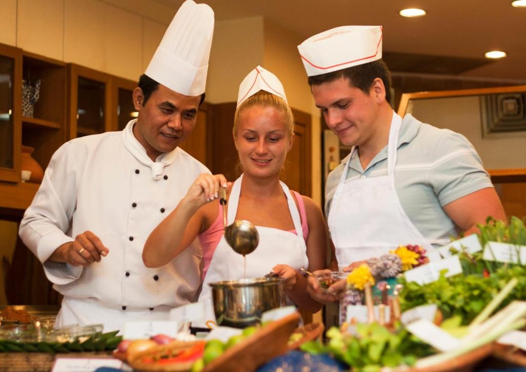 Royal Wing Suites Spa PattayafacilitiesAttractions76