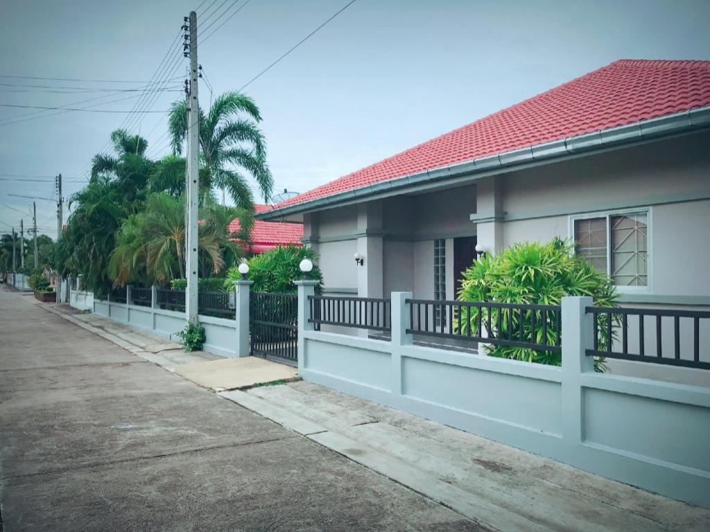 Baan Plub Plung Pool VillapropertyviewsExterior View4