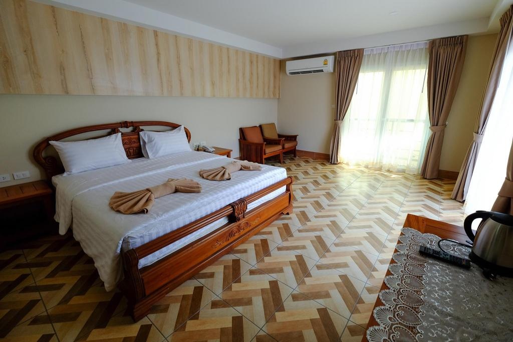 Harmony Inn PattayaroomsAnnex Room Bed5