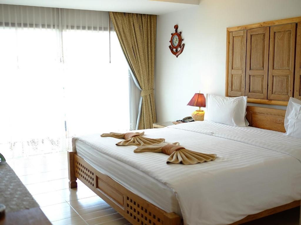 Harmony Inn PattayaroomsDeluxe Room View4
