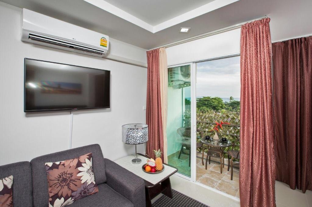 BEACH 7 Sea View 50propertyviewsInterior View2