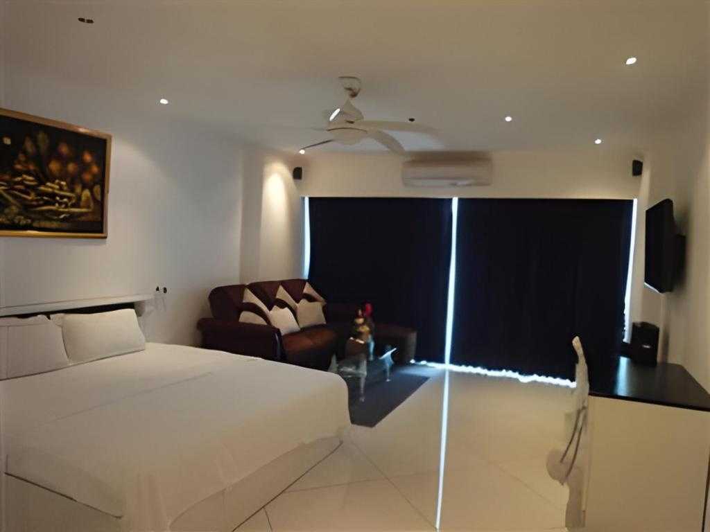 Vtsix Condo Rentals At View Talay 6 PattayaroomsStudio Luxury VIP Apartment Guestroom7