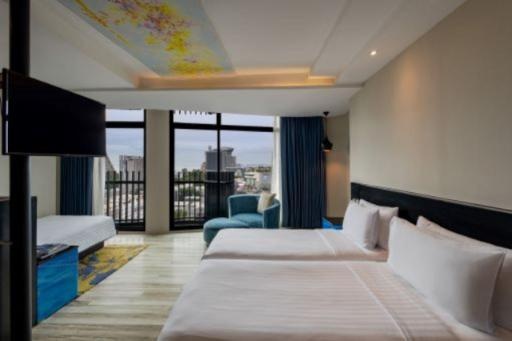 Siam Siam Design Hotel PattayaroomsDeluxe Triple 3 Single Room Plan2