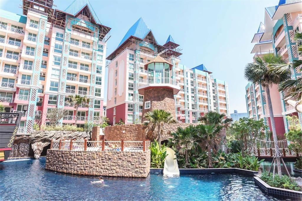 Many Holiday Caribbean ResortfacilitiesSwimming Pool Outdoor1