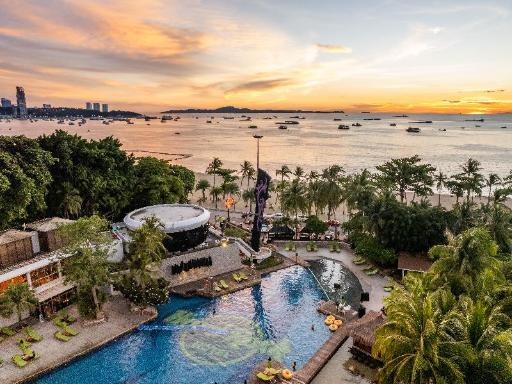 Hard Rock Hotel PattayafacilitiesSwimming Pool4