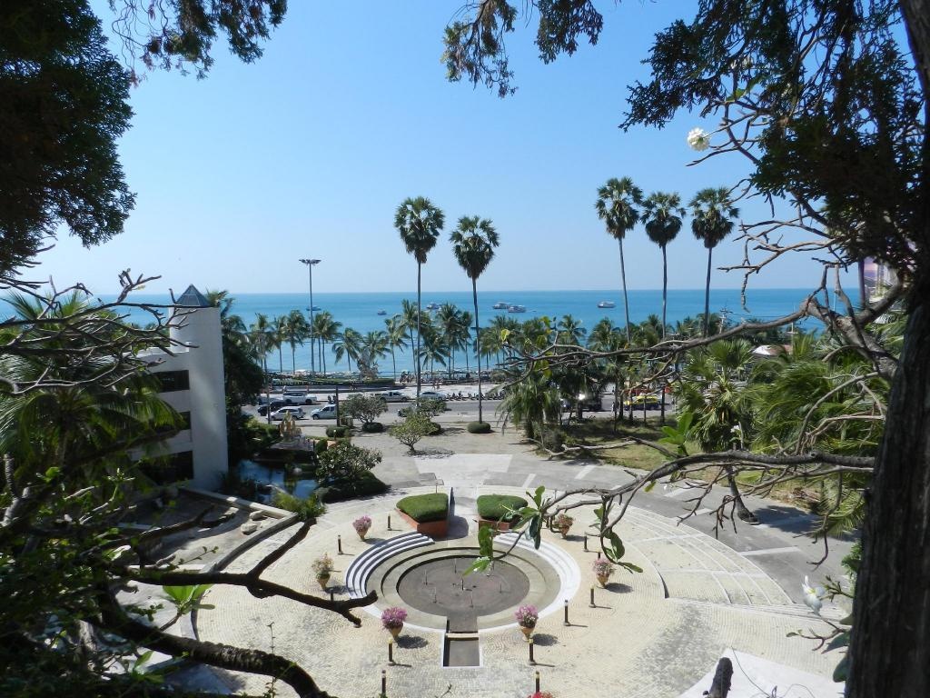 Jomtien PLAZA Condotel Studio 11 03facilitiesBeach18
