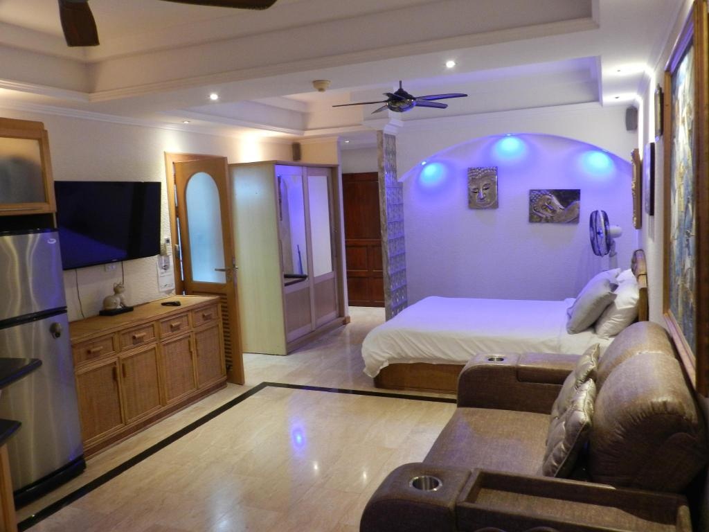 Jomtien PLAZA Condotel Studio 11 03roomsApartment Room Plan1