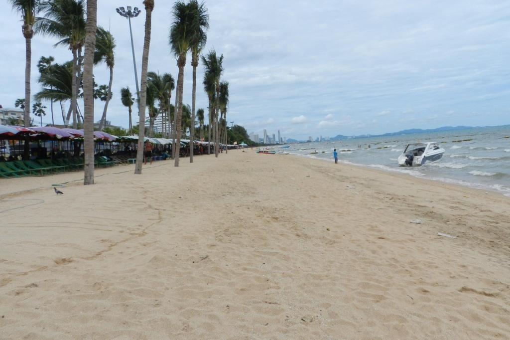 Jomtien PLAZA Condotel Apartment With 1 BedroomfacilitiesBeach34