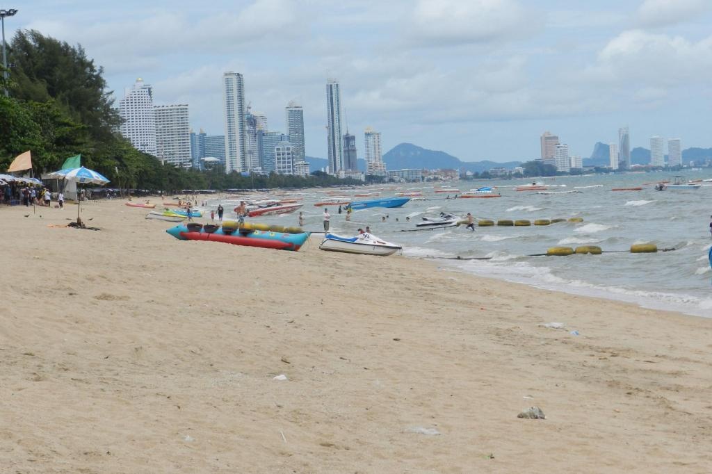 Jomtien PLAZA Condotel Apartment With 1 BedroomfacilitiesBeach42