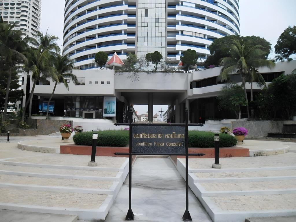 Jomtien PLAZA Condotel Apartment With 1 BedroompropertyviewsEntrance5