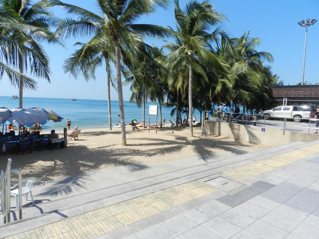 Jomtien PLAZA Condotel Studio 1510facilitiesBeach10