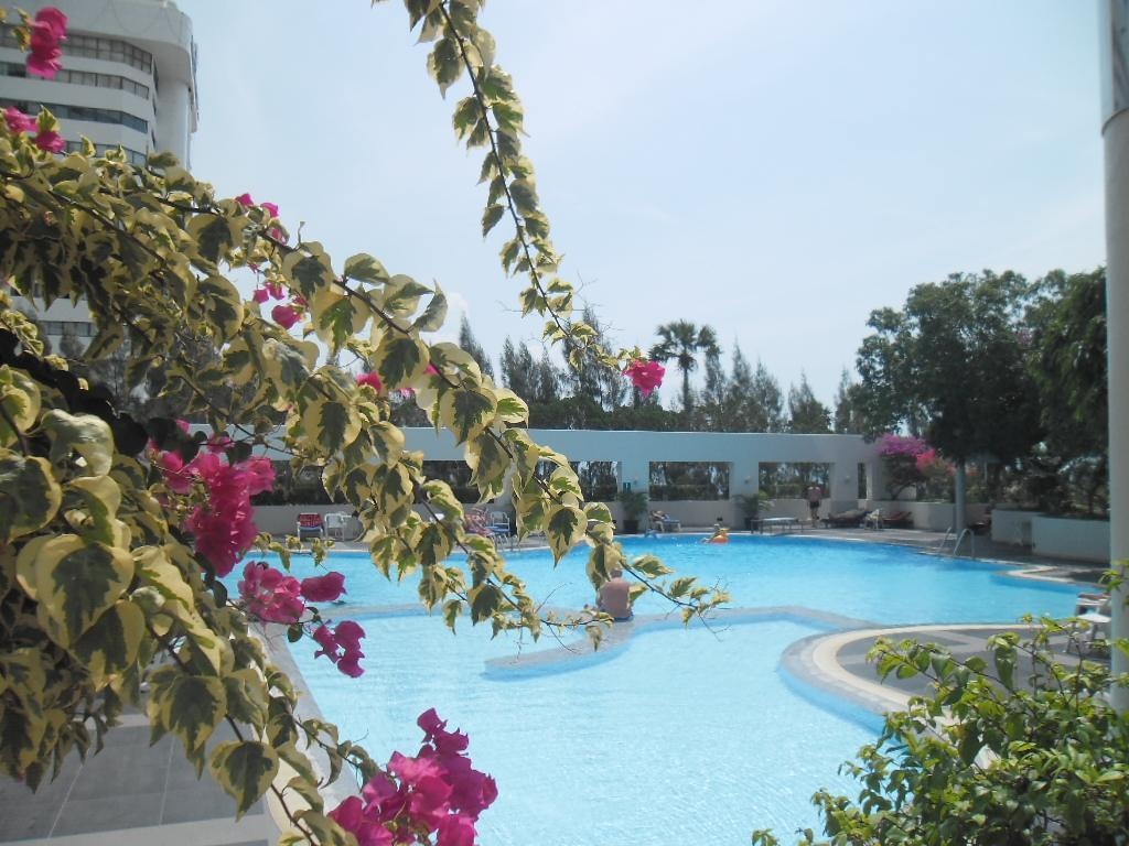 Jomtien PLAZA Condotel Studio 11 04facilitiesSwimming Pool2