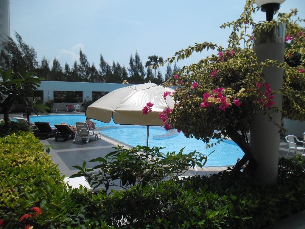 Jomtien PLAZA Condotel Studio 11 04facilitiesSwimming Pool7