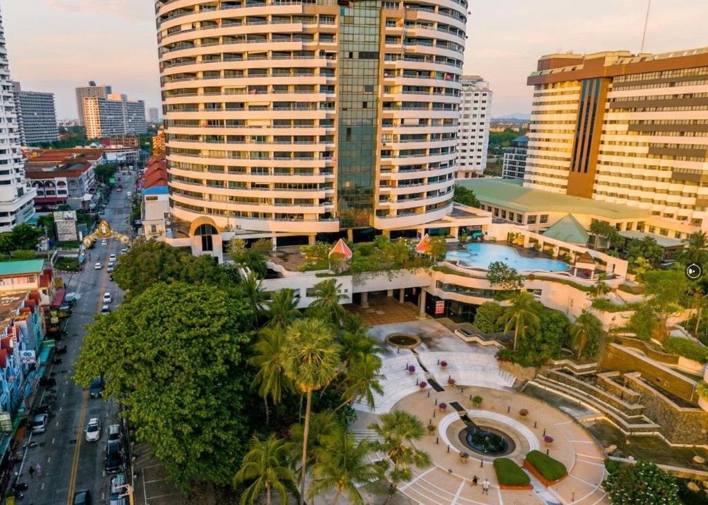 Jomtien PLAZA Condotel Studio 11 04propertyviewsEntrance6