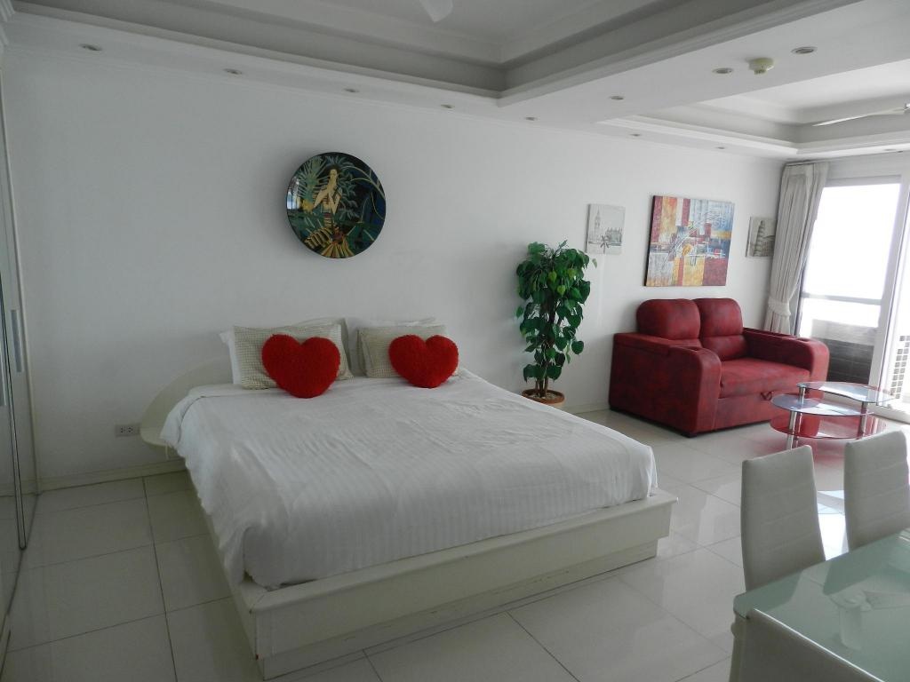 Jomtien PLAZA Condotel Studio 11 04roomsApartment Bed2