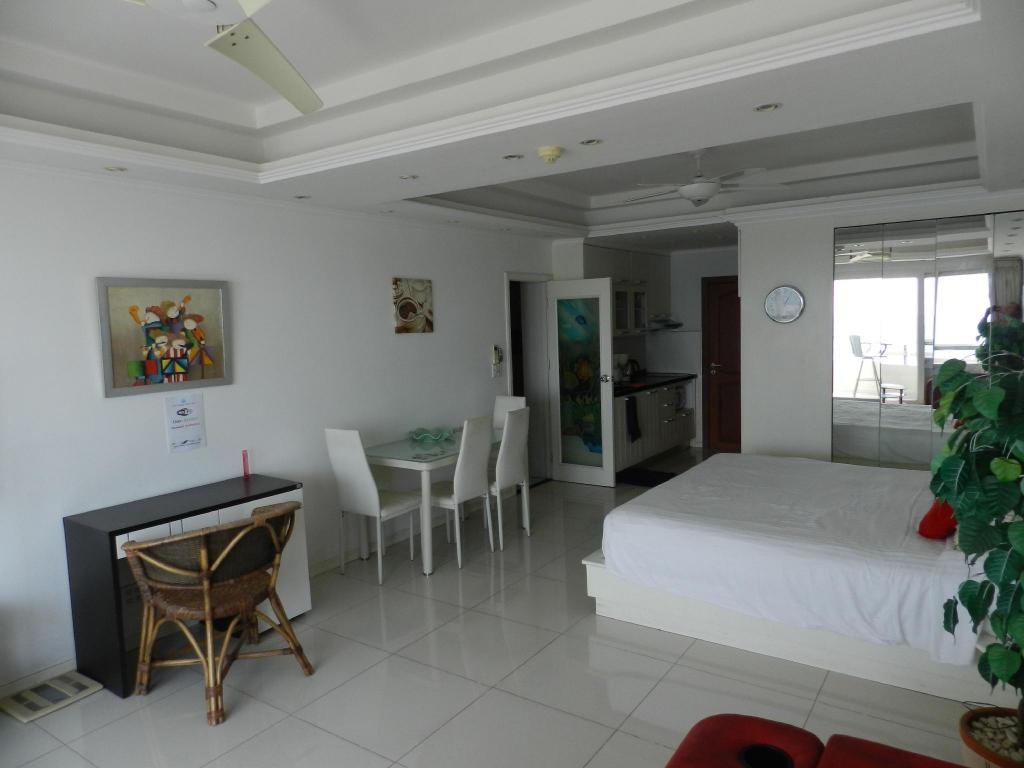 Jomtien PLAZA Condotel Studio 11 04roomsApartment Room Plan1