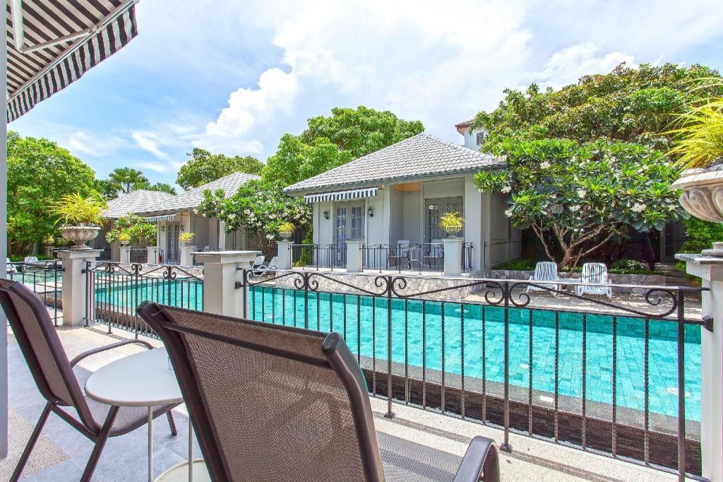 Pattaya Retreat Villas 9BR 2km To BeachfacilitiesBalconyterrace28