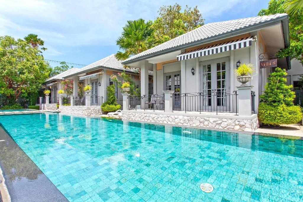 Pattaya Retreat Villas 9BR 2km To BeachfacilitiesSwimming Pool25